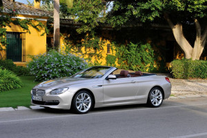 Urzekające z zewnątrz, wytworne wewnątrz - nowe cabrio BMW