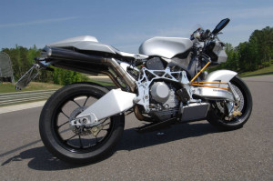 Vyrus 986 M2 na bazie Hondy CBR