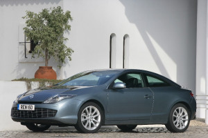 Nowa bazowa wersja Laguny Coupe