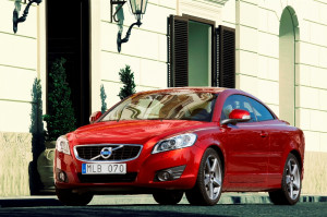 Volvo w kolorze flamenco, czyli nowe C70 