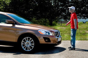 Pedestrian Safety firmy Volvo Cars - pierwszy na świecie system pozwalający uniknąć wypadków drogowych z udziałem pieszych 